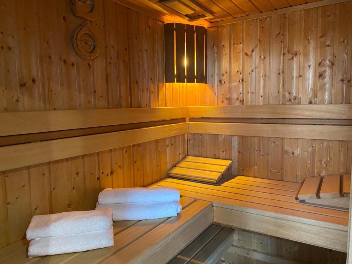 Family & Business Sauna Apartments Klonowa Nad Zalewem, Unikat Spa Kielce Ngoại thất bức ảnh
